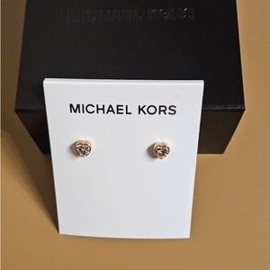 NWT Michael Kors rose gold crystal heart earrings 🤍